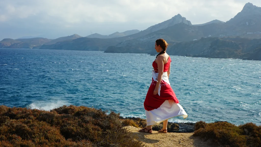 Un cosplay de Kassandra d'Assassin's Creed Odyssey sur l'île de Naxos