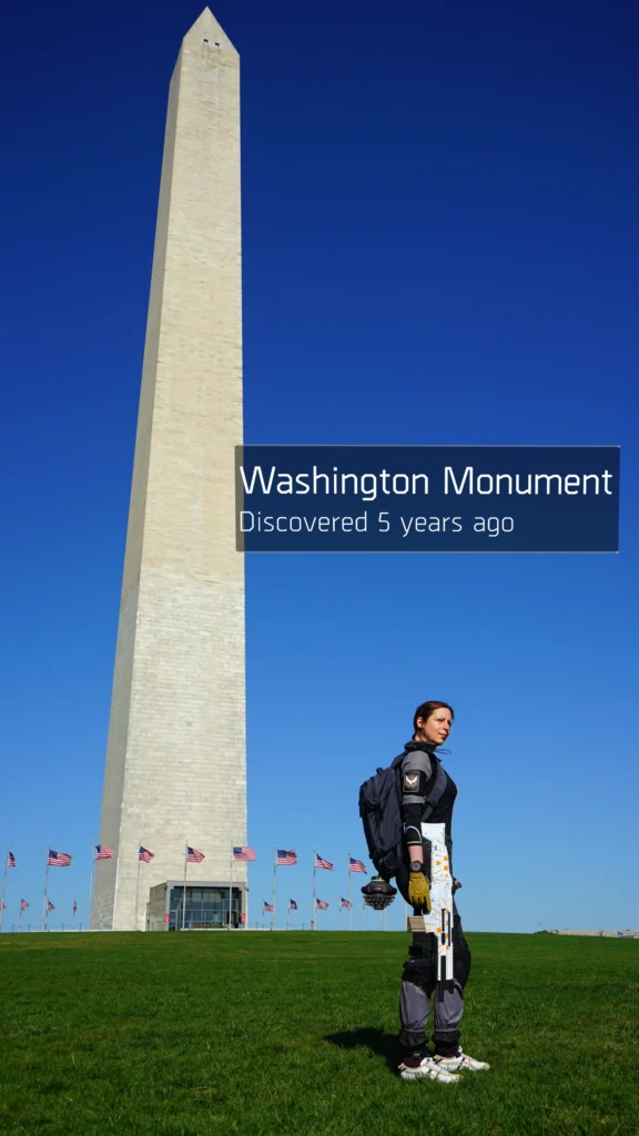 Un photomontage de moi en cosplay d'agent de The Division 2 avec en fond le Washington Monument ; les touristes ont été effacés via Photoshop